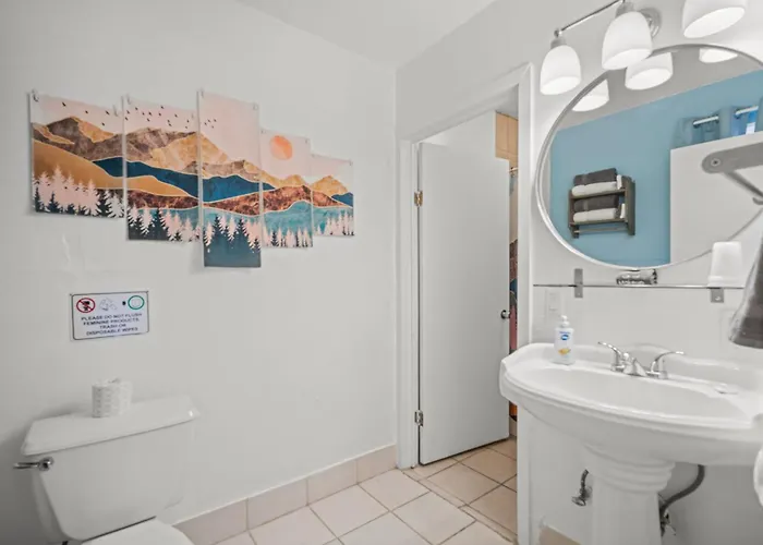 Motel: Bluebird Day Inn & Suites
